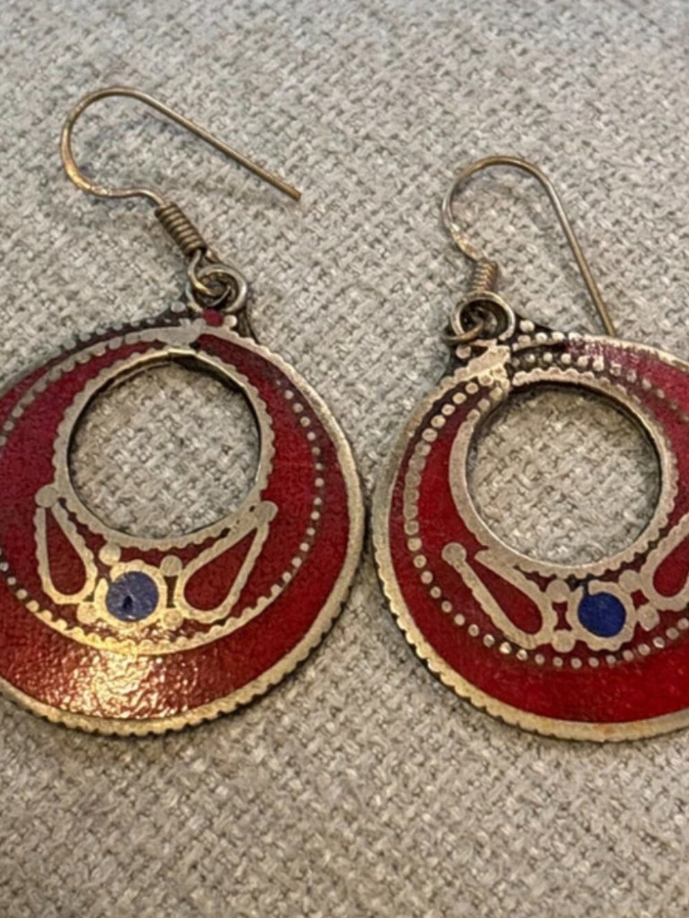 Grateful Dead Inspired Round Earnings From Nepal